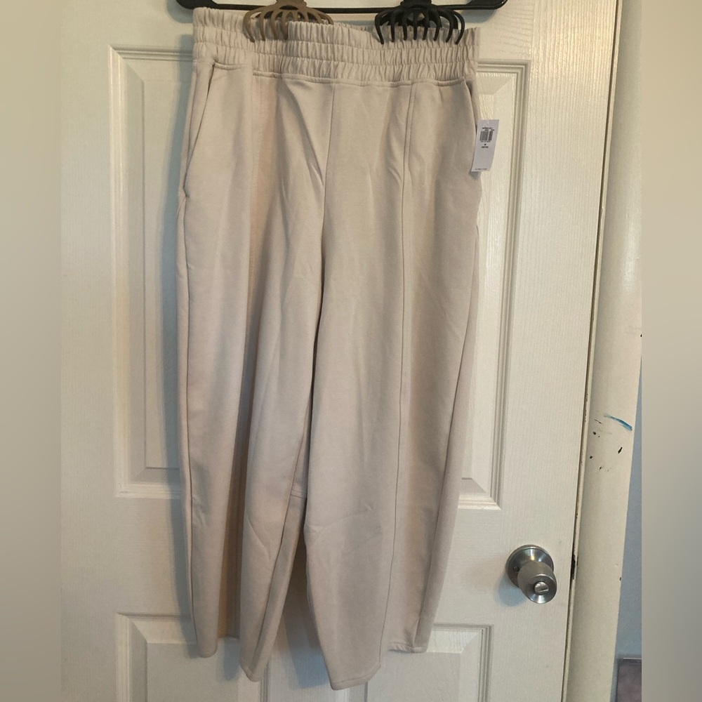 Old Navy Barrel Joggers M Petite High Waisted Dynamic Fleece Balloon Ankle